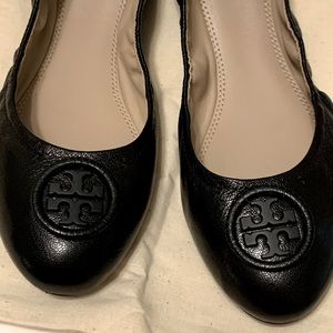 BNIB Tory Burch Flats 8.5